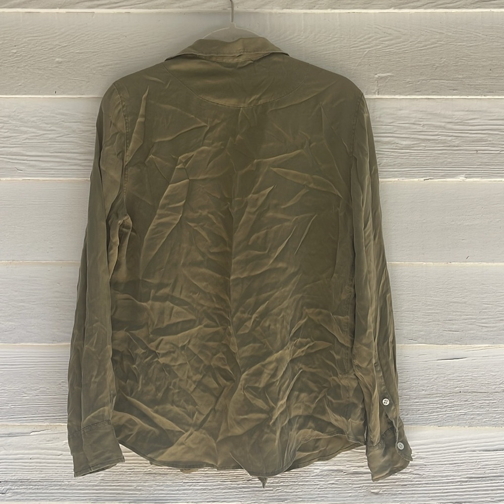 J Crew Classic-Fit 100% Silk Button-Up Blouse, Size XS - Picture 2 of 3